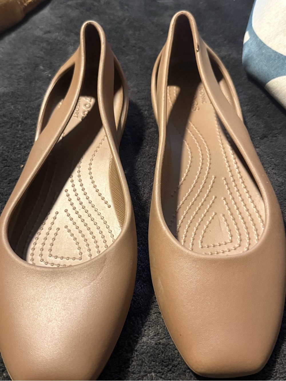 Women crocs flats never used